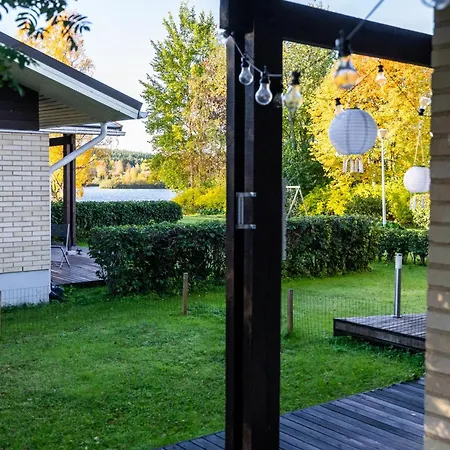 Rivitalokoti Joen Rannalla